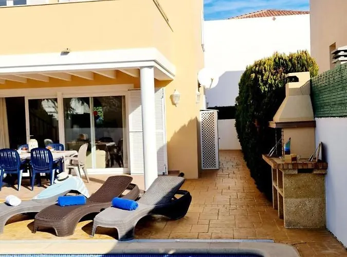 Lorena Villa Sa Caleta