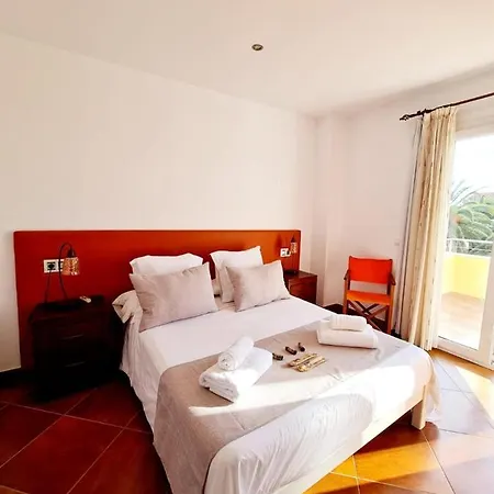 Lorena Villa Sa Caleta